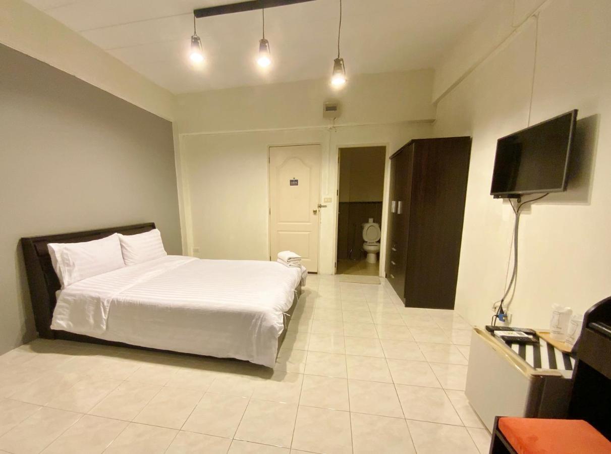 Uh Hostel Bangsaen Extérieur photo